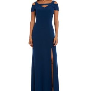 NWT Nightway Cold shoulder keyhole gown